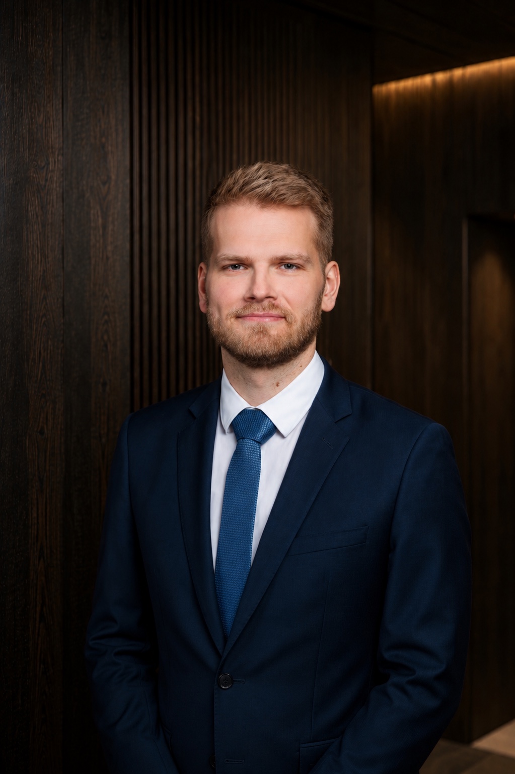 Porträt von Mirco Ewert, Rechtsanwalt für Bank- und Finanzrecht sowie Versicherungsrecht bei corelaw in Hannover